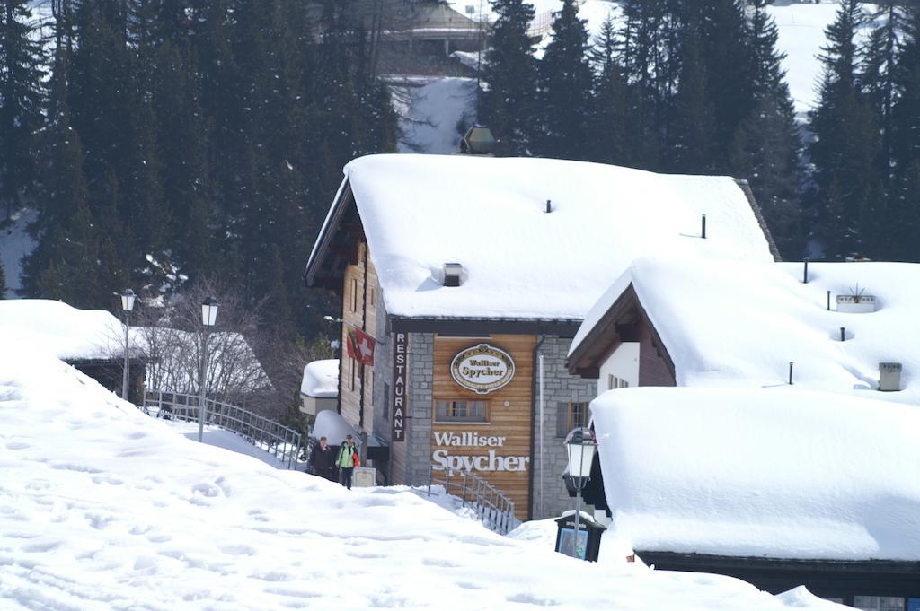 Swiss Chalet-Style Hotel Walliser Spycher Riederalp Quarto foto